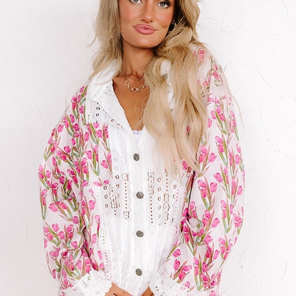 New POL White and Pink Floral Button Down Shirt Medium - Picture 1 of 12